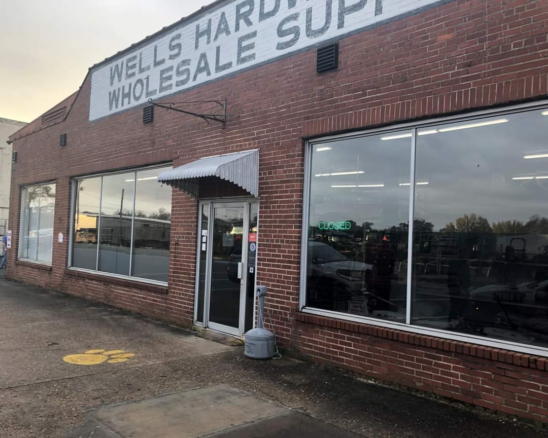 Burglers at Wells Hardware steal guns Cordele Dispatch Cordele Dispatch